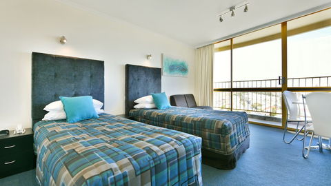 Atlantic Tower Motor Inn - Rental Cars 1