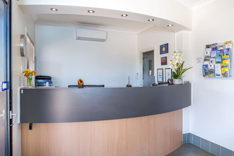 Ascot Lodge Motor Inn Kingaroy - Rental Cars 0