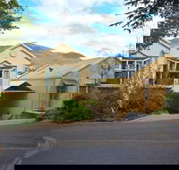 Quest Trinity House - Rental Cars