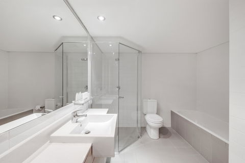 Adina Apartment Hotel Wollongong - Rental Cars 4