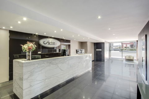 Adina Apartment Hotel Wollongong - Rental Cars 3