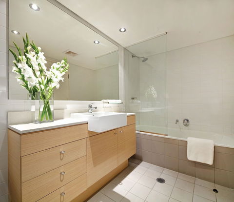 Adina Apartment Hotel Wollongong - Rental Cars 6