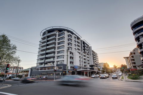Adina Apartment Hotel Wollongong - Rental Cars 0
