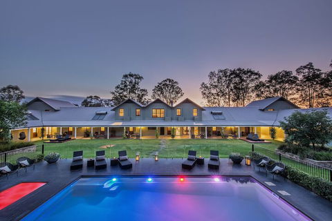 Spicers Vineyards Estate - Rental Cars 3