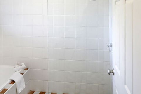 Spicers Vineyards Estate - Rental Cars 7