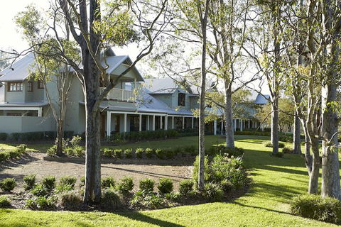 Spicers Vineyards Estate - Rental Cars 1