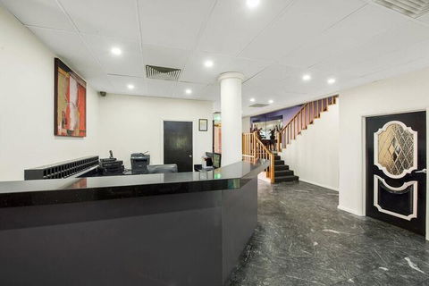 Comfort Inn & Apartments Dandenong - Rental Cars 2