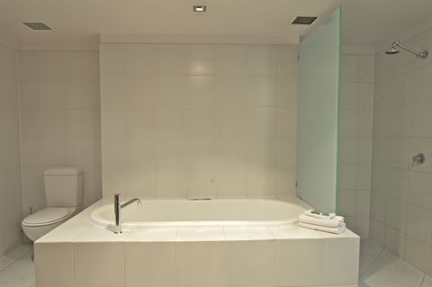 Zero Davey Boutique Apartment Hotel - Rental Cars 4