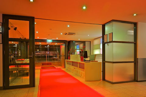 Zero Davey Boutique Apartment Hotel - Rental Cars 2