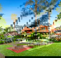 Comfort Apartments Royal Gardens - Rental Cars