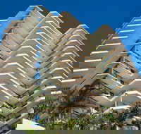 Beach House Seaside Resort Coolangatta - Rental Cars