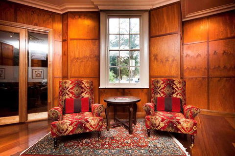 Mercure Canberra - Rental Cars 2