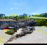 Forrest Hotel and Apartments - Rental Cars