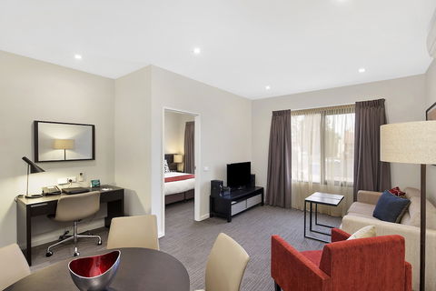 Quest Maitland Serviced Apartments - Rental Cars 3