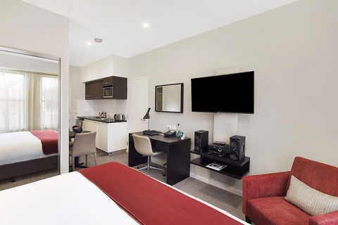 Quest Maitland Serviced Apartments - Rental Cars 6