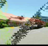 Quality Inn Colonial - Rental Cars