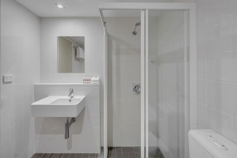 Travelodge Hotel Hobart - Rental Cars 2