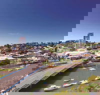 Oaks Townsville Gateway Suites - Rental Cars