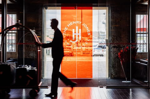 The Henry Jones Art Hotel - Rental Cars 5