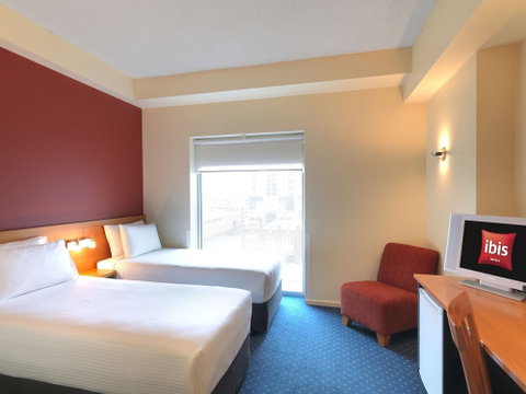 YEHS Hotel Melbourne CBD - Rental Cars 5