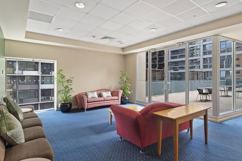 YEHS Hotel Melbourne CBD - Rental Cars 0