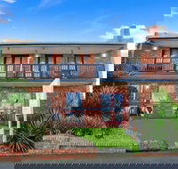 Tudor Motor Inn Warrnambool - Rental Cars