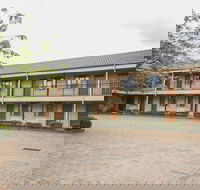 Gateway on Monash Boutique Hotel - Rental Cars