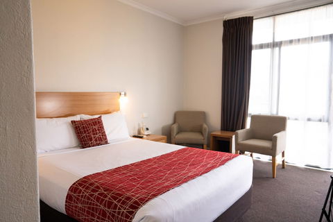 Admiralty Inn - Rental Cars 6