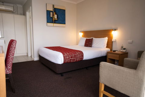 Admiralty Inn - Rental Cars 4