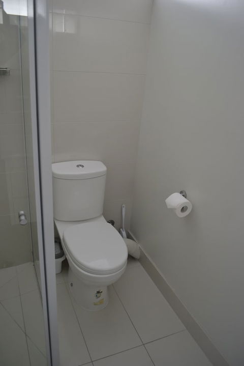Admiralty Inn - Rental Cars 5