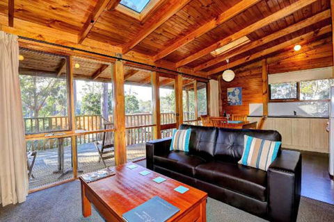 Stewarts Bay Lodge - Rental Cars 5