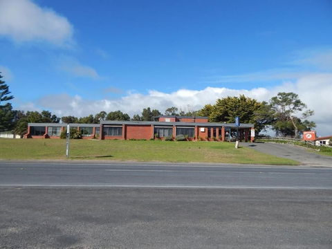 Kingston Lobster Motel - Rental Cars 5