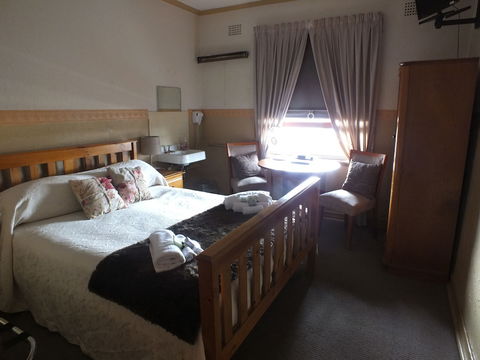 Walcha Royal Accommodation - Rental Cars 5