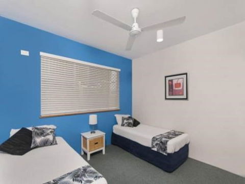 Pacific Sands Holiday Apartments - Rental Cars 5