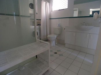 Pacific Sands Holiday Apartments - Rental Cars 1