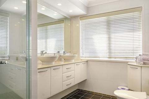 Valley View Bed & Breakfast - Rental Cars 5