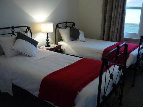 Little Sunnyside Accommodation - Rental Cars 6