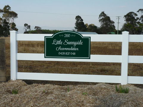 Little Sunnyside Accommodation - Rental Cars 4
