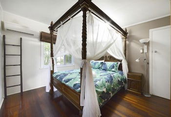 Airlie Getaway - Views - Rental Cars 3