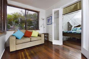 Airlie Getaway - Views - Rental Cars 4