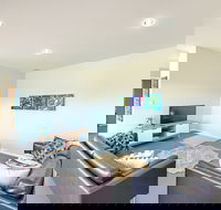 Parker Eco House - Rental Cars