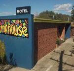 Bunkhouse Motel - Rental Cars