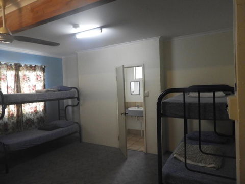 Kalbarri Backpackers YHA - Rental Cars 4