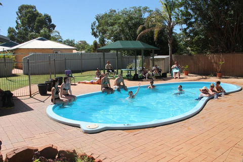 Kalbarri Backpackers YHA - Rental Cars 1