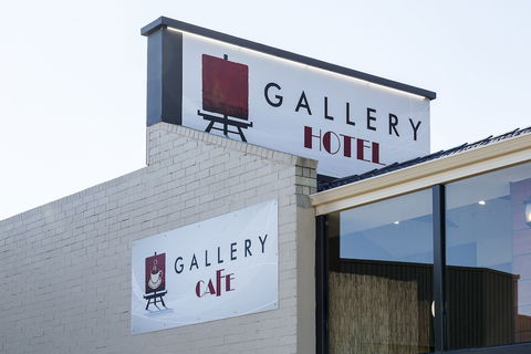 Gallery Hotel - Rental Cars 0