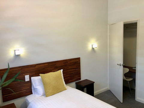 Gallery Hotel - Rental Cars 4