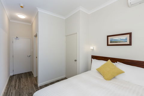 Gallery Hotel - Rental Cars 2