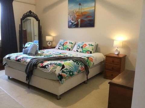A Homestead On Market - Rental Cars 6
