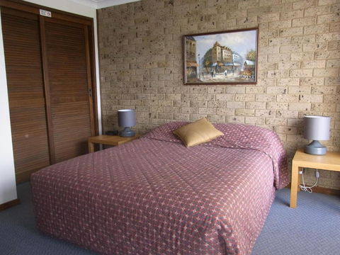 A Furnished Townhouse In Goulburn - Rental Cars 6