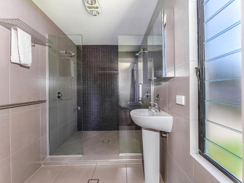 Marcoola House Pet Friendly Sunshine Coast - Rental Cars 5